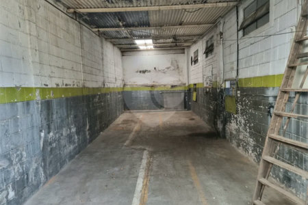 Galpão Comercial para Locação no Jardim do Trevo em Campinas com 276 m² de Área Construída e Amplo Terreno