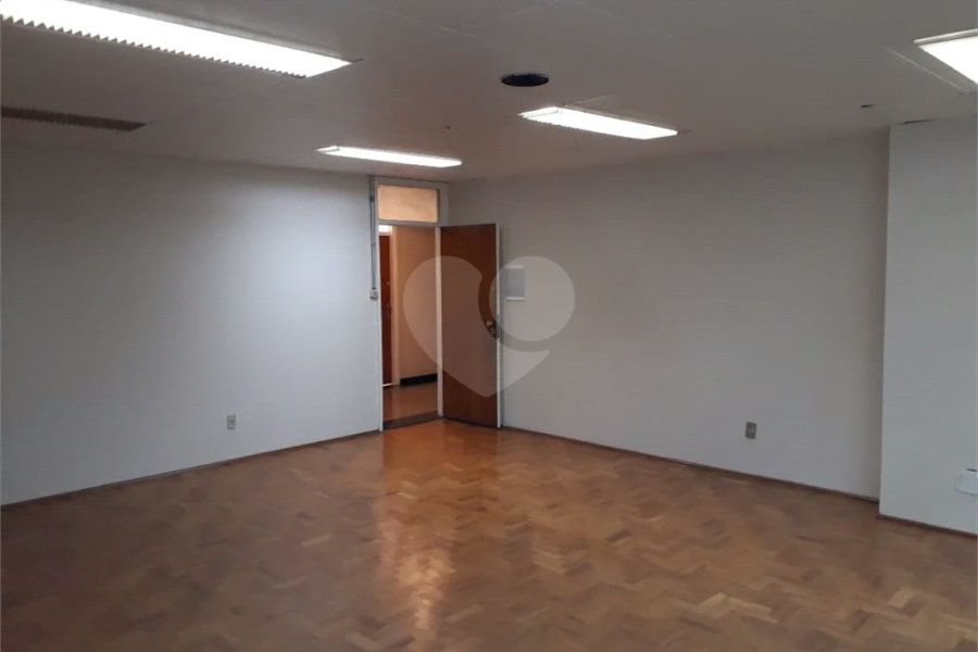 Conjunto Comercial na Av. Paulista, Anexo ao Metrô Brigadeiros