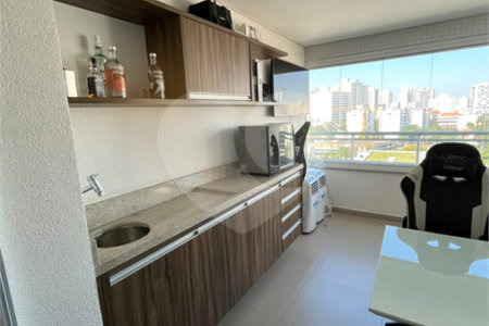 Apartamento com 2 dormitórios, 2 vagas e depósito privativo na Vila Mariana