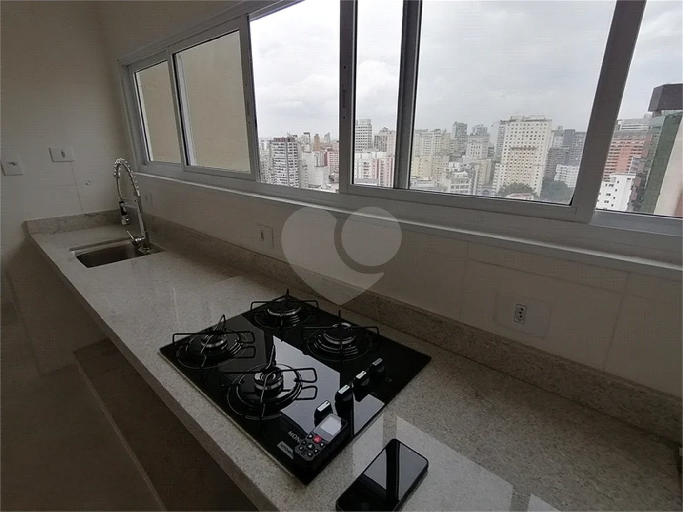 APARTAMENTO À VENDA, 1 QUARTO, GARAGEM, EM HIGIENOPOLIS, 60m2, 100% REFORMADO