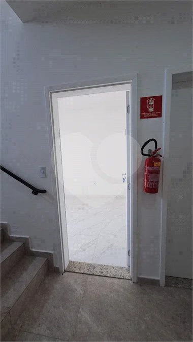 RESIDENCIAL TORRES NOBRES Apartamento com ótima distribuição e praticidade: 2 quartos 1 banheiro 1Sala Cozinha Área de serviço 1 vaga de garagem RESIDENCIAL TORRES NOBES