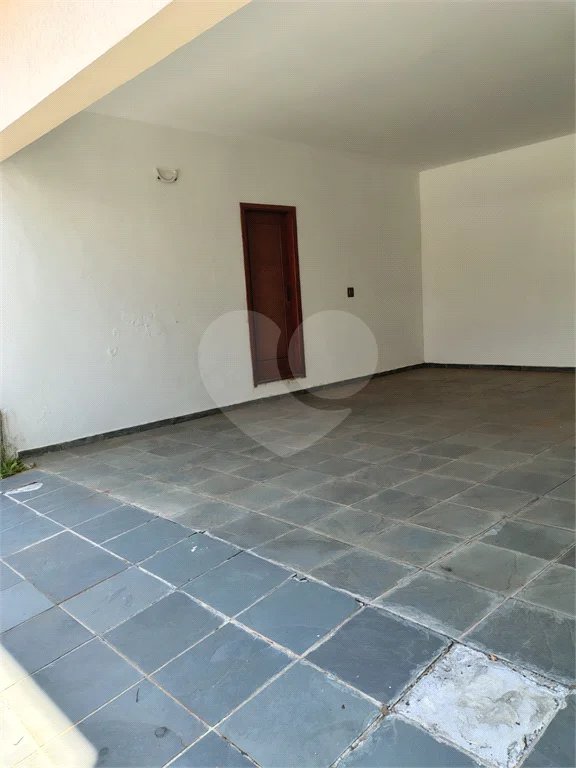 Casa à venda ou para alugar com 5 quartos, sendo 2 suítes, em Jardim Dos Estados, Poços de Caldas - MG
