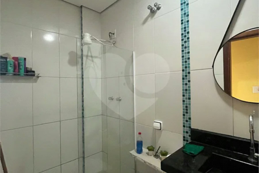 Casa ampla no bairro Terra Rica com 3 pavimentos e excelente estrutura.