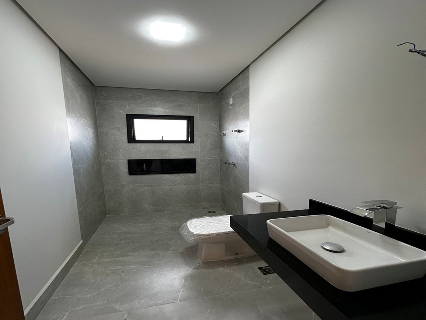 Casa à venda com 3 quartos, sendo 1 suíte, no condomínio Gran Ville São Venâncio, Itupeva - SP