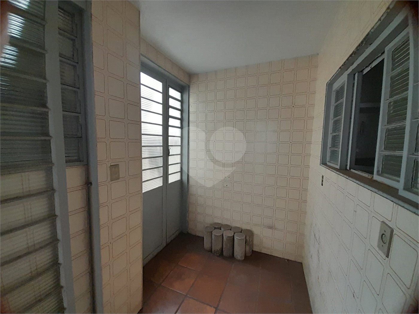 Prédio Comercial na Av. São Carlos - Excelente Oportunidade no Centro da Cidade