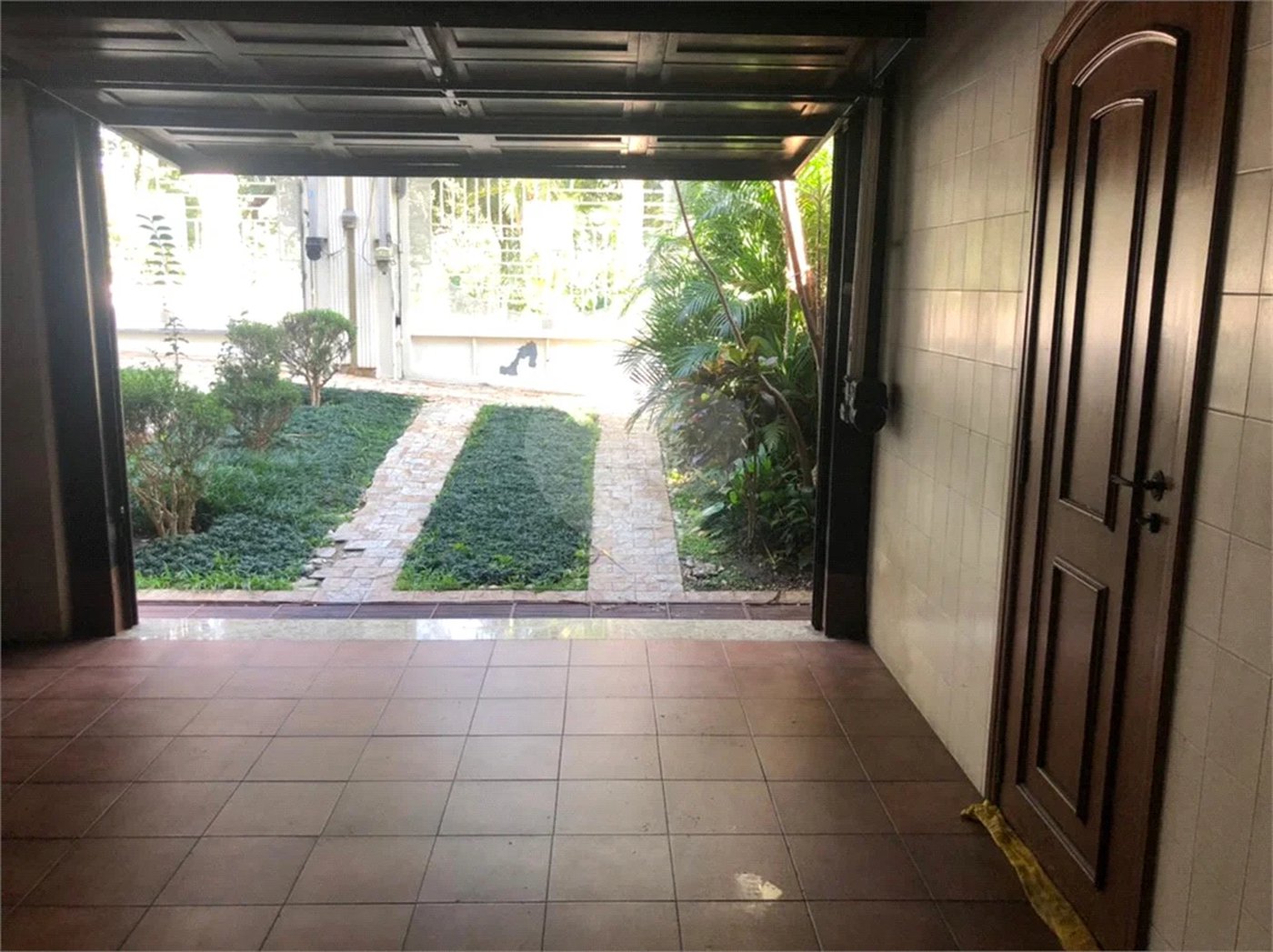 Sobrado com 363m² à venda no Alto da Moóca - 3 suítes e 6 vagas.