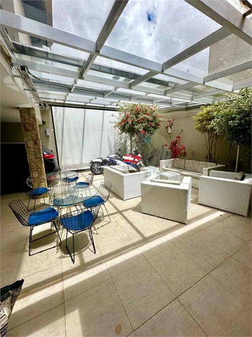 Casa de Alto Padrão à Venda no Parque dos Pássaros – 350 m²