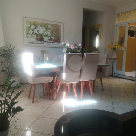 Linda casa com 3 suítes a venda na Vila Pasti em Louveira