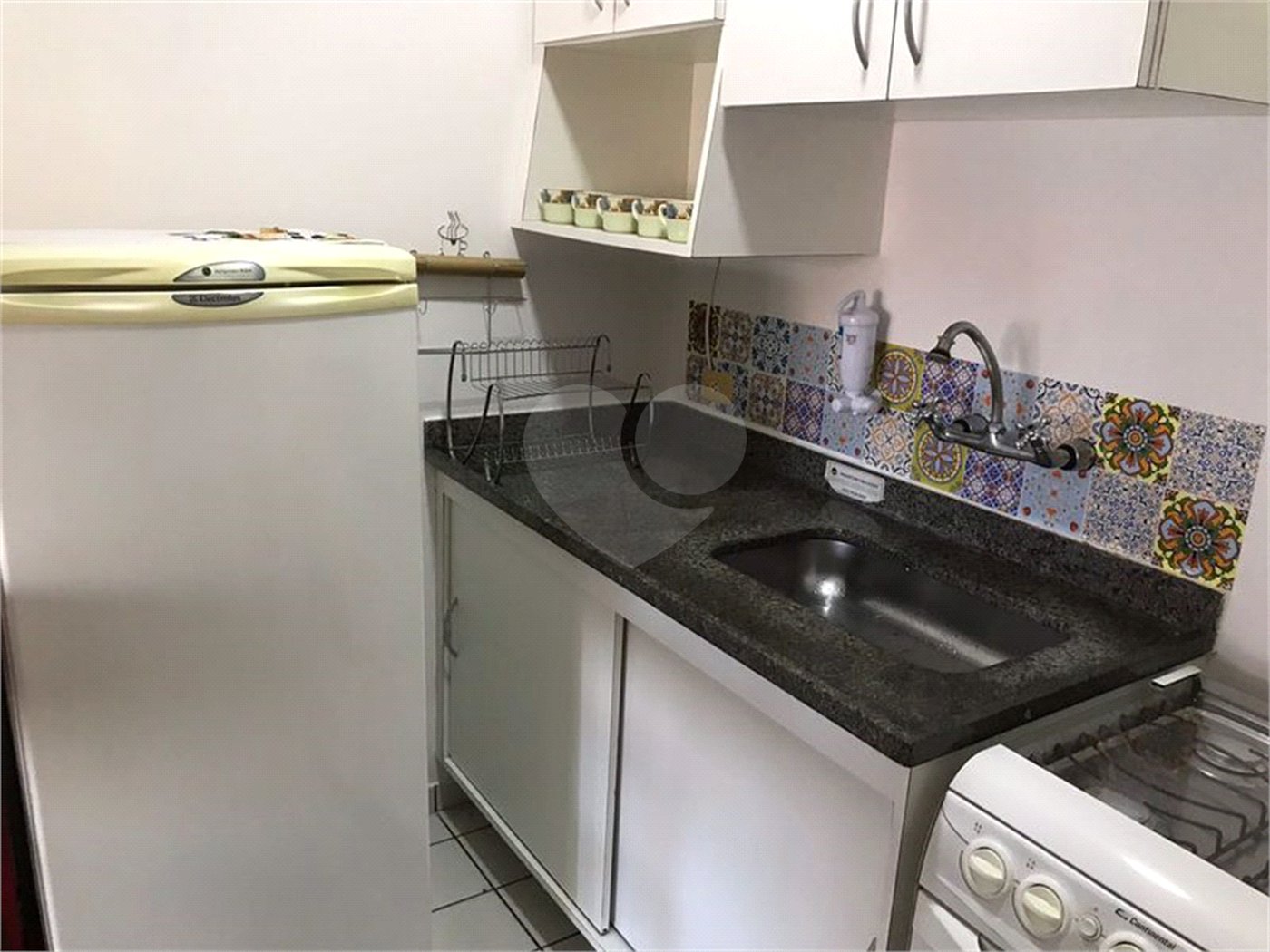 Apartamento mobiliado de 32m2 com 1 dormitório e 1 vaga para locação na Santa Cecília