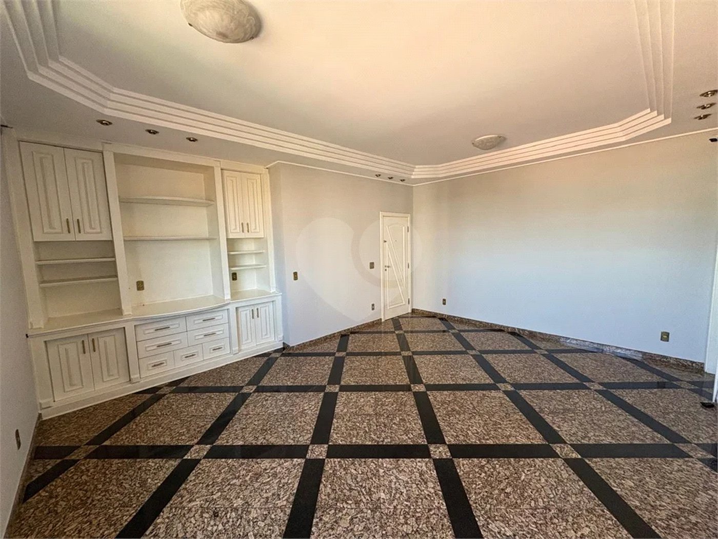 Apartamento disponível no Edifício Palladium no Centro de Piracicaba - SP.