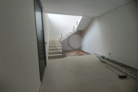 Casa exclusiva em Atibaia de alto padrão com 3 suítes, piscina, espaço gourmet, condomínio fechado, aceita financiamento