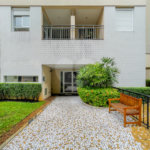 **Apartamento reformado em Higienópolis | 75 m² | 2 dormitórios | 2 banheiros | 1 vaga**