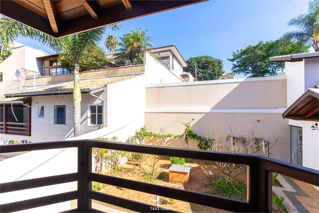 Belíssimo sobrado com piscina aquecida no Condomínio Villagio Capriccio - Louveira SP.