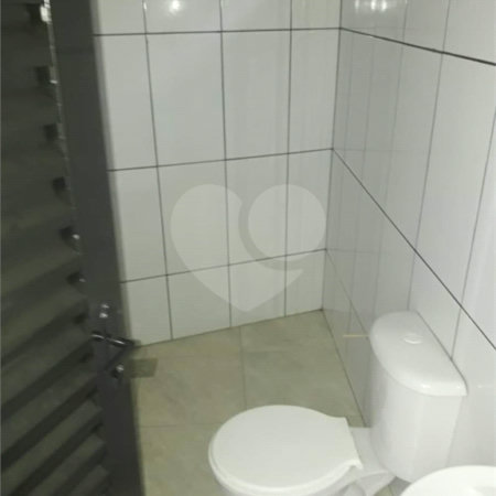 Casa térrea com 2 dormitórios.
