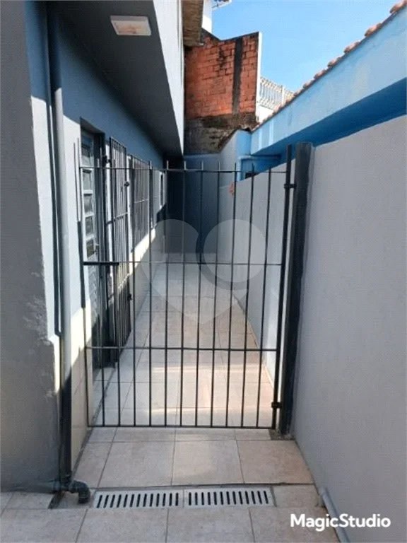 4 casas independentes em terreno de 245m² , à venda no Jardim Soares em Guainazes.
