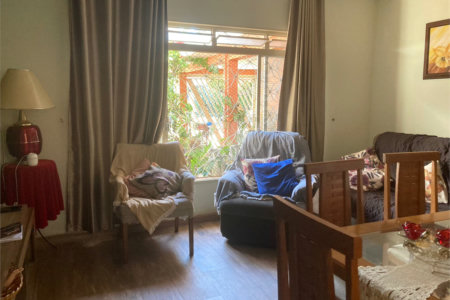 Vende-se excelente casa próxima ao Centro