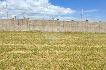Lote à Venda em São Carlos, no Condomínio Villeneuve I