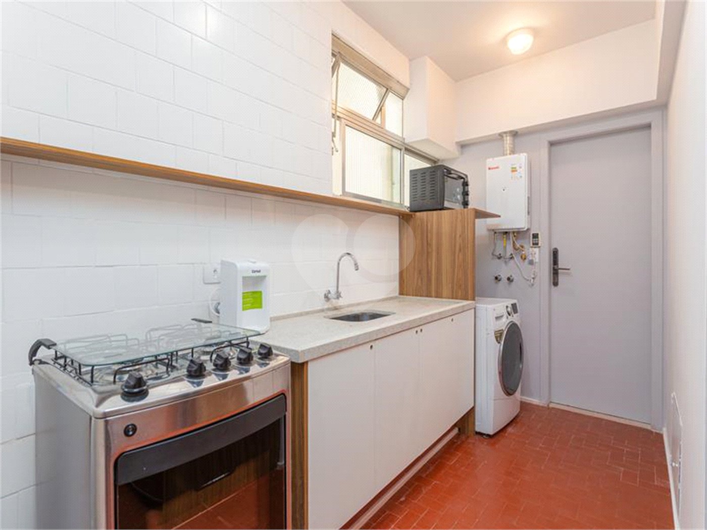 Excelente oportunidade para reformar e ficar com o apartamento dos seus sonhos!