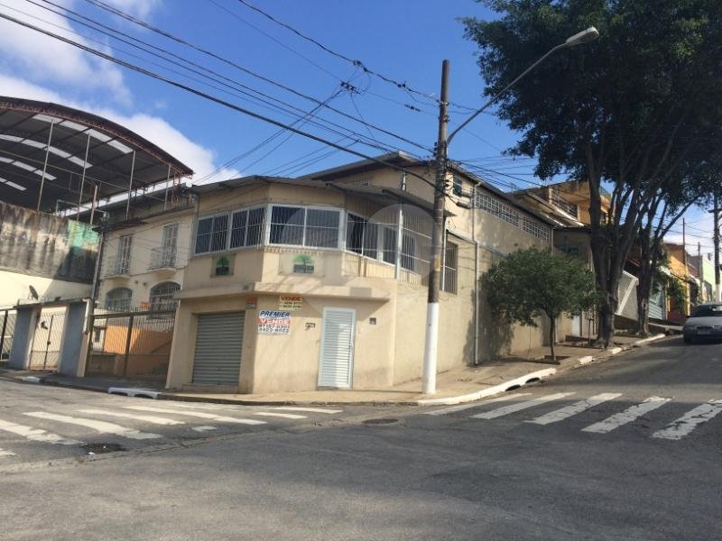 Vende Sobrado com 180m² - Vila Santa Catarina