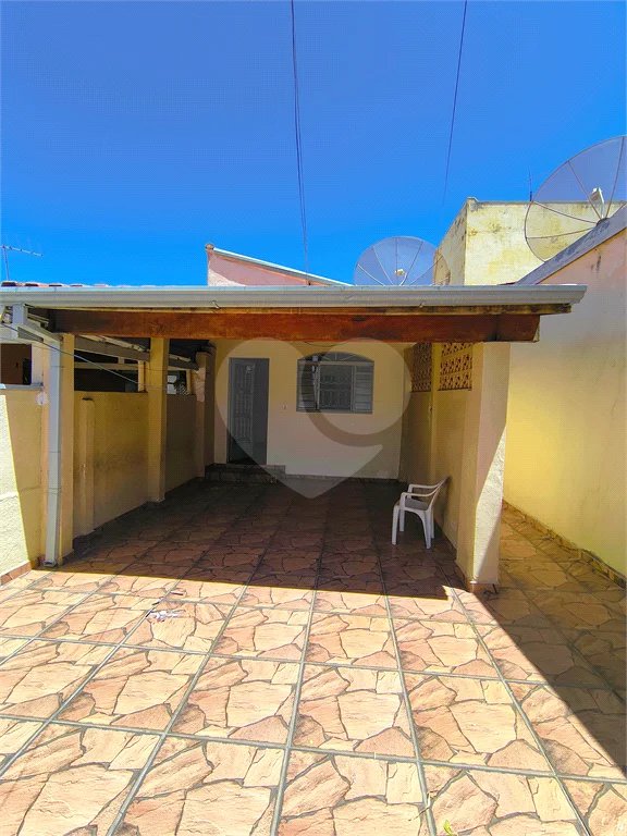 Casa Térrea para Venda – Bairro Vila Avaí, Indaiatuba - com 02 quartos- 01 banheiro-sala -cozinha-quintal e garagem 0 1carro