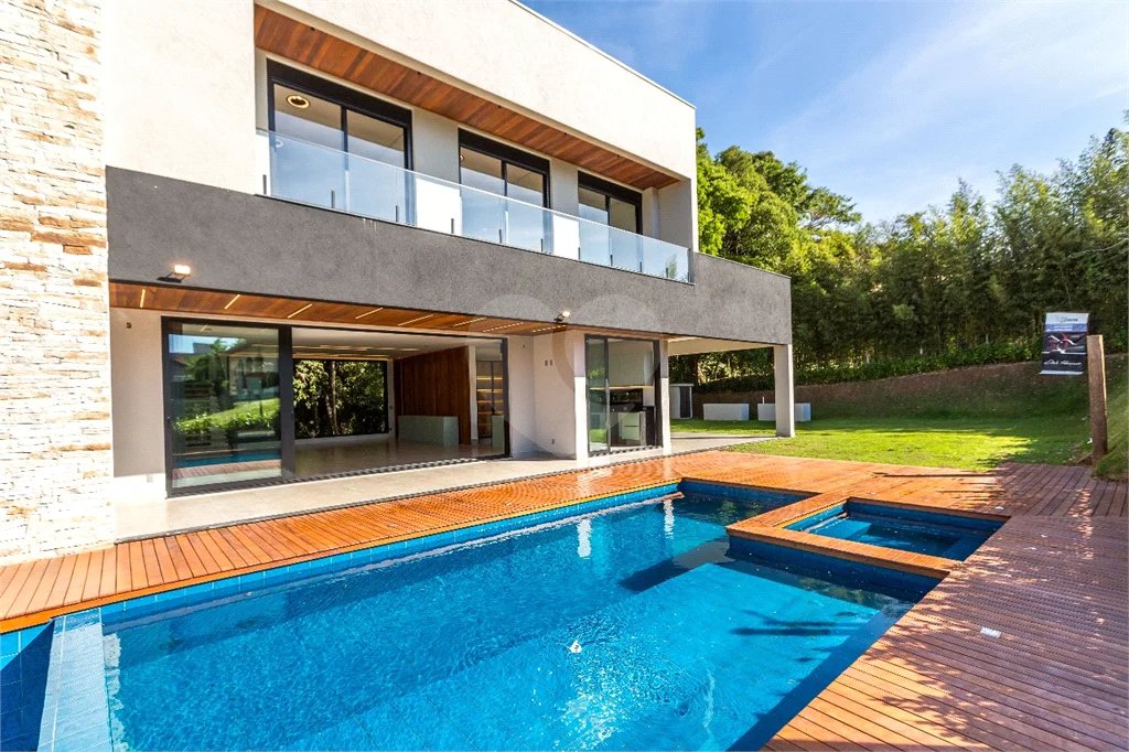 Casa à venda com 4 suítes no condomínio Jardim das Palmeiras, Bragança Paulista - SP