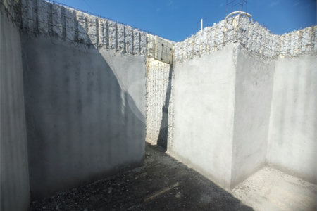 Terreno 810 metros à venda em Atibaia com projeto aprovado exclusivo de alto padrão com construção inacabada