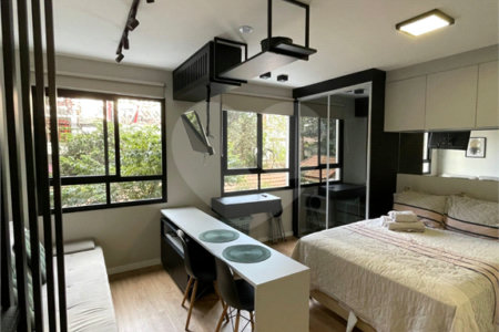 Lindo apartamento, studio, em Pinheiros, com 24m², mobiliado.