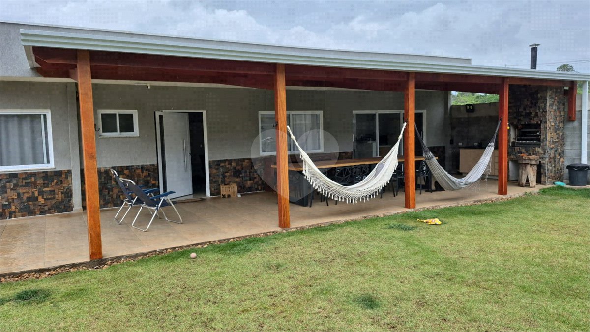 Casa Terreá com 3 suítes a Venda em Atibaia