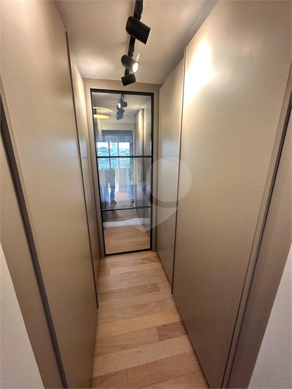 Apartamento à venda no bairro Vila Regente Feijó com 165 m² de área útil construída, com 3 dormitórios, sendo 3 suítes,Mobiliado com 3 Suítes 3 Vagas no Araribá Home Resort