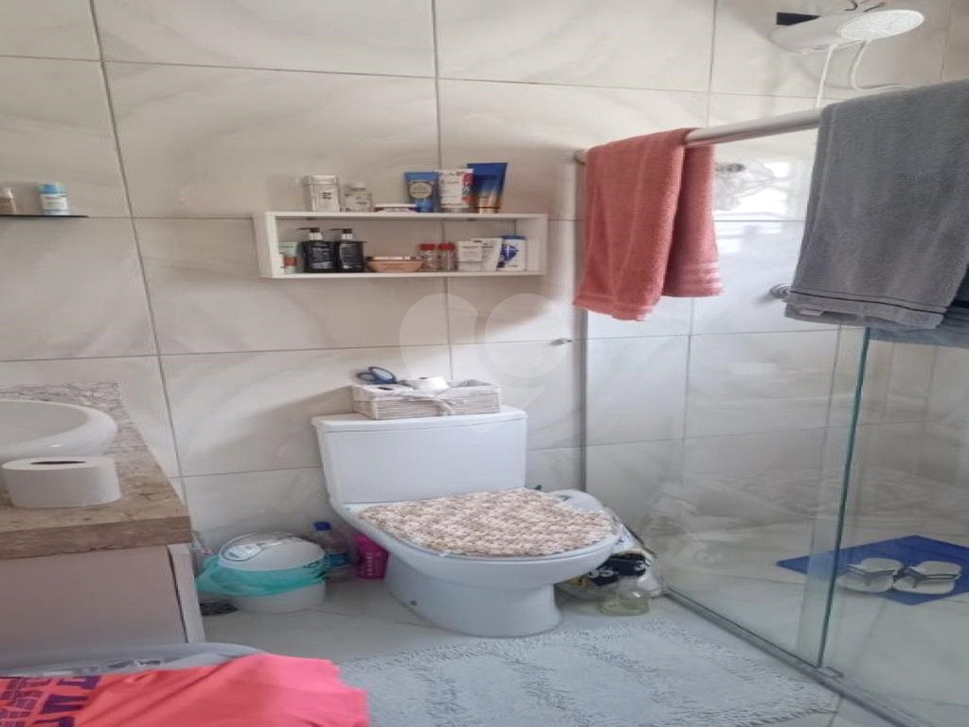 Ótimo sobrado à venda, ao lado do Roldão na Av. Cupece.