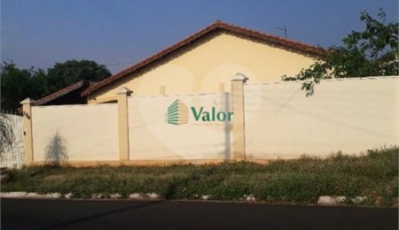 Casa à venda com 3 quartos, sendo 1 suíte, em Residencial Samambaia, São Carlos, SP