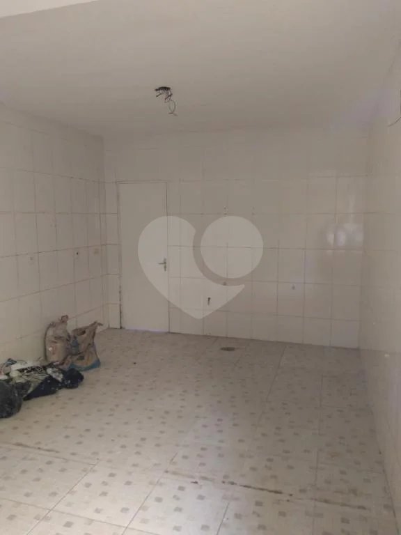 Imóvel Comercial para Venda ou Locação em ótima localização na Rua Palacete das Águias, 300.
