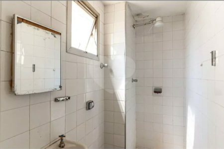 Este elegante apartamento em Higienópolis oferece 224m² de área muito bem distribuída, perfeito para quem valoriza conforto