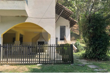 Viva em meio à natureza no Sítio Passaredo! 10.500m2 de tranquilidade e conforto!