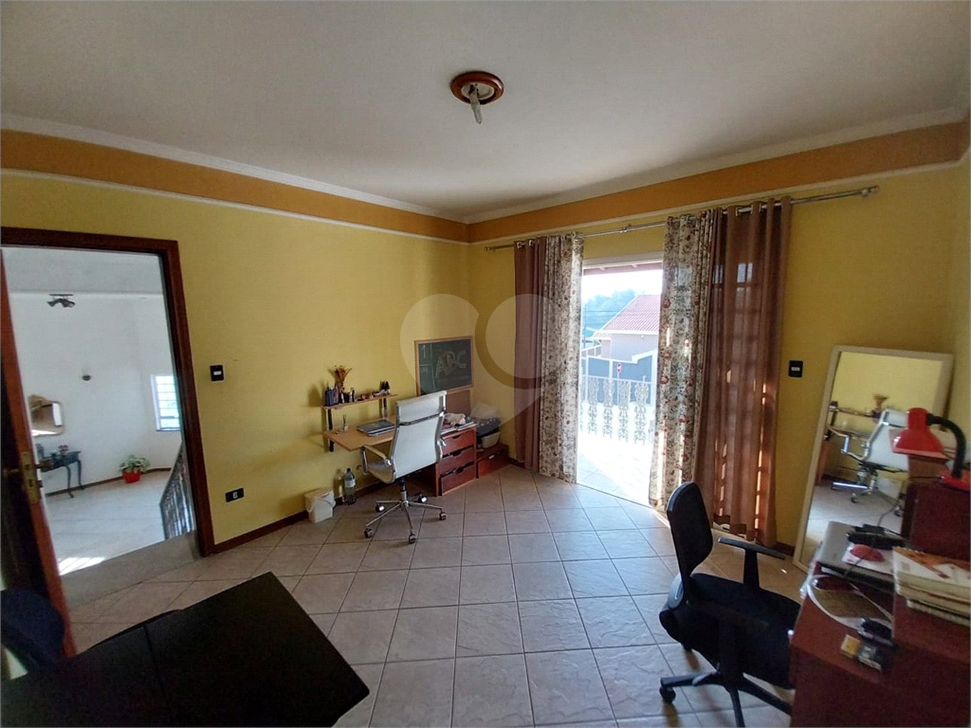 Sobrado à venda com 5 quartos, sendo 1 suíte,  em Terra Nobre, Louveira, SP