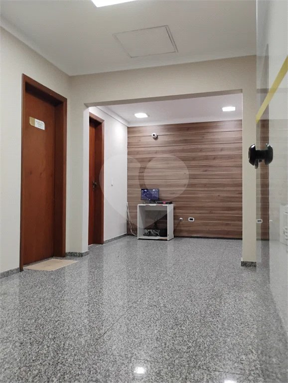 Aluga-se Sala Comercial na Vila Santa Catarina