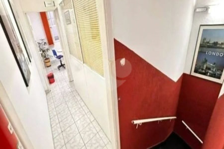 Prédio comercial com 322m², 8 salas, 3 banheiros, à venda no bairro Santo Antônio, São Caetano do Sul