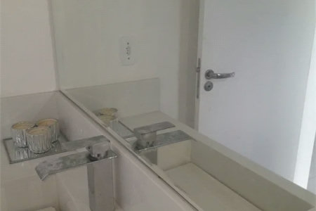 Casa à venda com 3 suítes em Moinho Velho, Cotia, SP