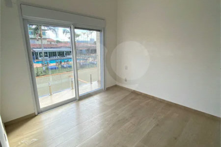 Casa Nova para Venda ou Locação em Condomínio | 3 Suítes e Quintal Privativo