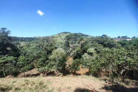 Área rural em Piracaia com 3.289 metros, ótima para chácara, as margens do rio Cachoeira