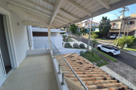 Belíssima Residência de 267 m² com Lazer Privativo no Condomínio Terras do Oriente – Valinhos