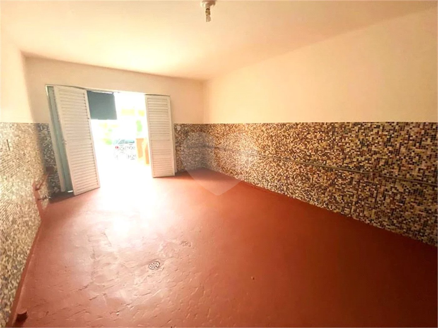 SOBRADO PARA VENDA OU LOCAÇÃO EM PERDIZES COM 3 DORM E 2 VAGAS DE GARAGEM