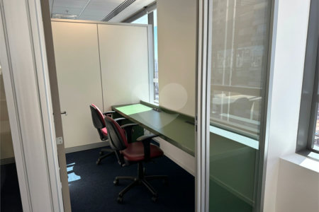 Conjunto comercial com 266m², 8 vagas, para locação no Brooklin