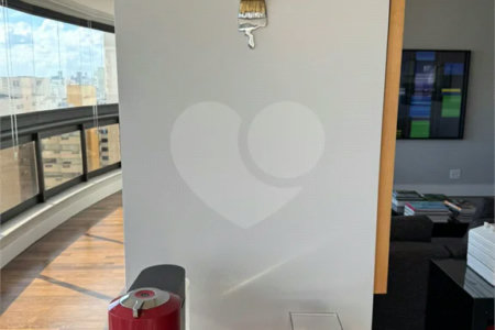 Apartamento 193m² locação no Paraíso, 3 suites, escritório, varanda, reformado, mobiliado, 4 vagas