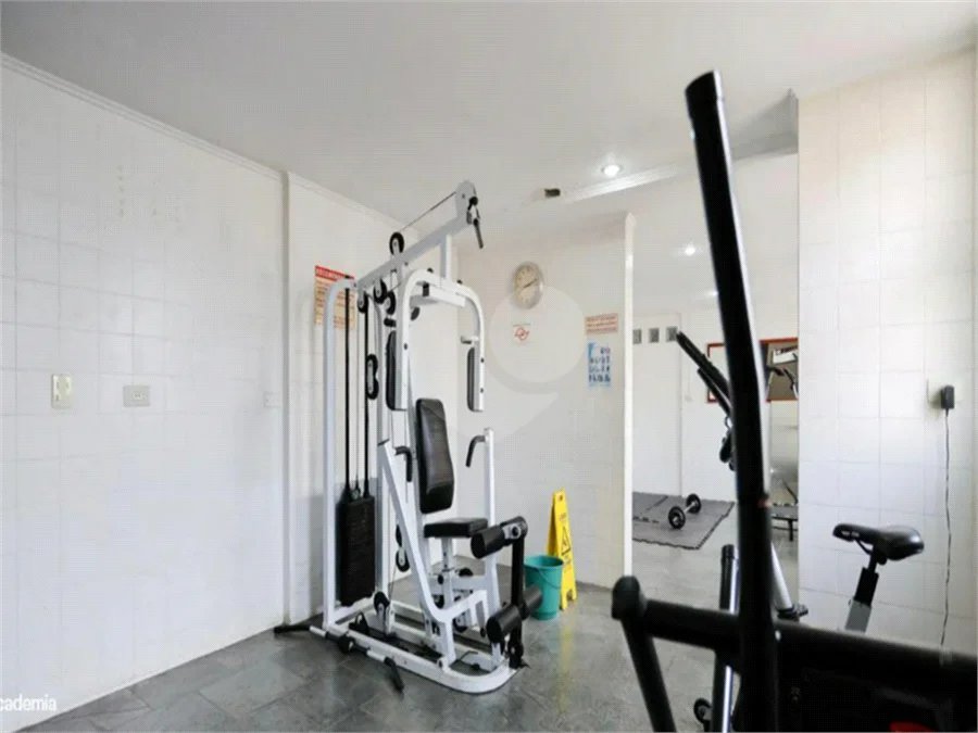 Apartamento em Santana com Sacada e Vaga de Garagem, a 650 m do Metrô