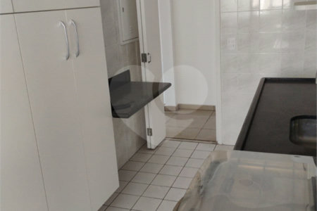 Vende-se apartamento na Vila Mascote