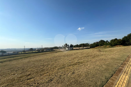 Terreno comercial de 1.685m2 á venda, em Parque Tecnológico Damha II.