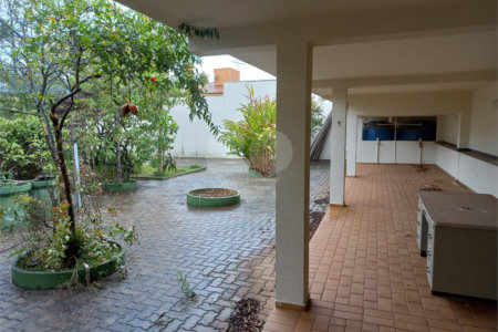 Excelente sobrado a venda no Condomínio Parque Sabará.