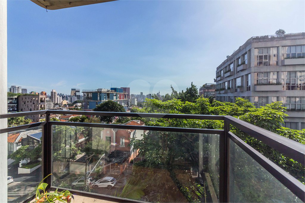 Apartamento para venda com 75 m, dois dormitórios, uma vaga na Vila Madalena!
