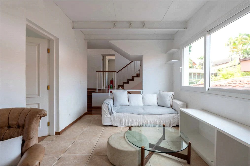 Casa à venda com 6 quartos, sendo 4 suítes,  em Morumbi, São Paulo, SP